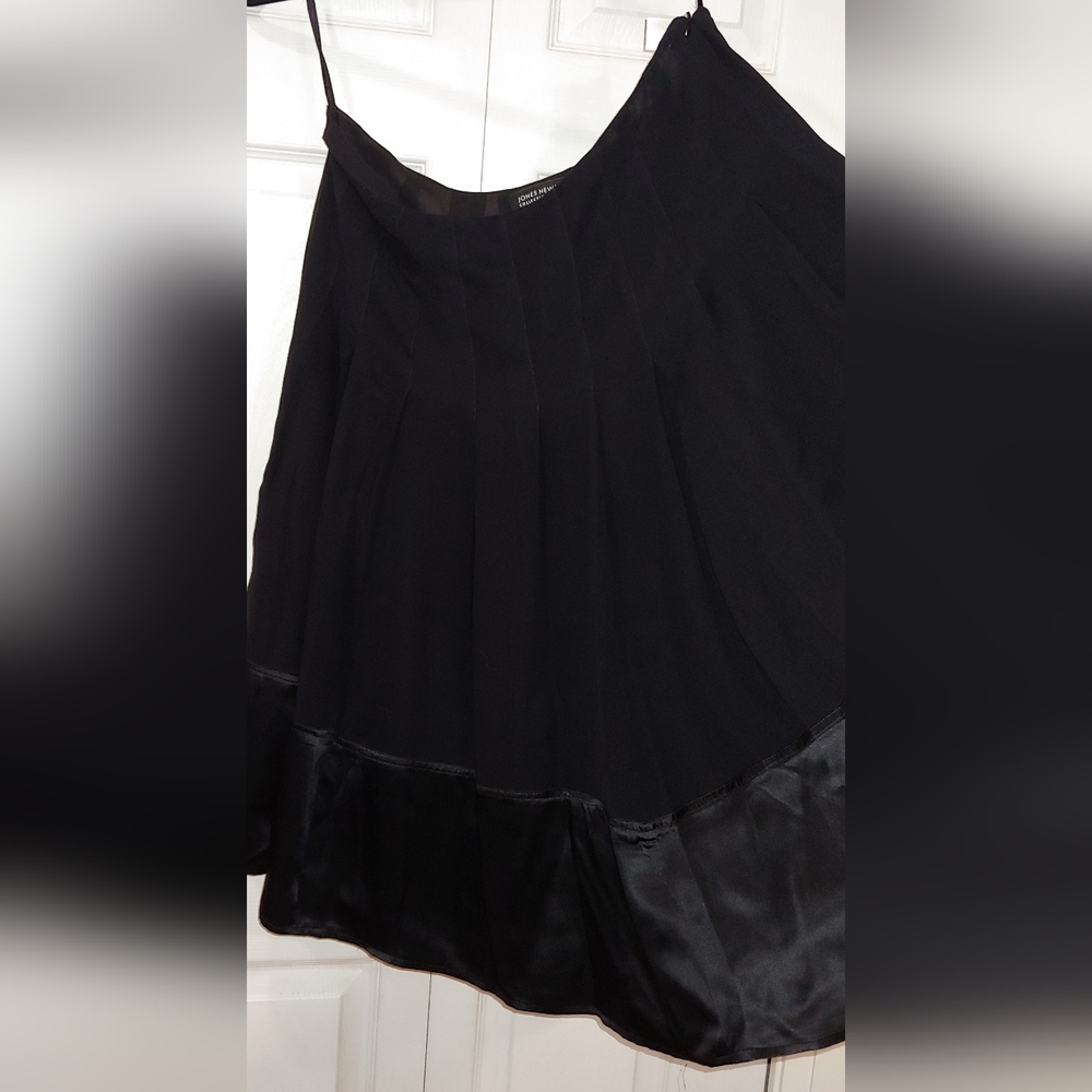 JONES NEW YORK 100% Silk Flared Skirt